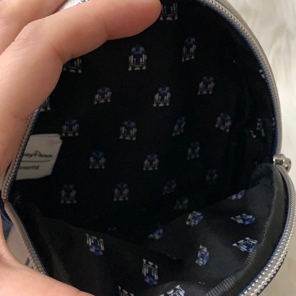 DISNEY X Loungefly Star Wars R2-D2 Wristlet - Picture 3 of 5